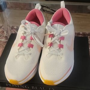 Nike Infinity Flow White and Pink Sneakers